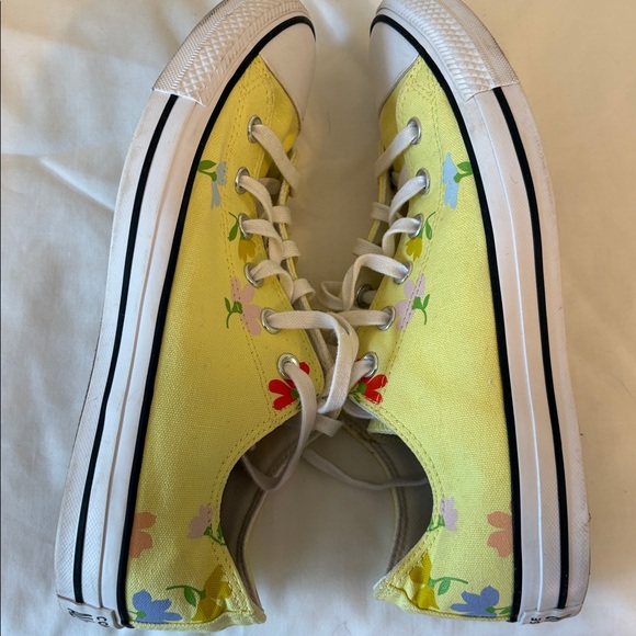 Converse All Star Low Top Sneaker in Yellow Multi Floral Womens Size 10 - Picture 8 of 10